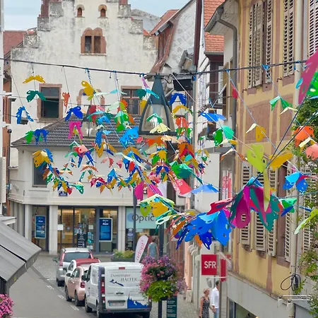 Au Petit Bonheur - - Centre *