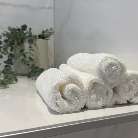 Au Petit Bonheur - - Centre